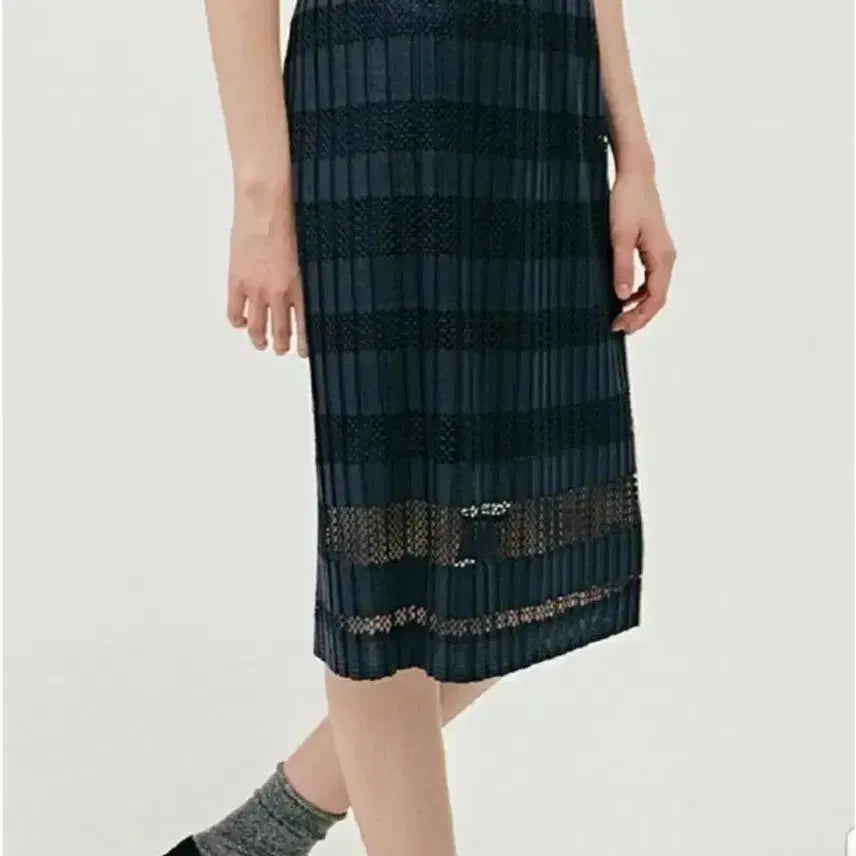 [SOLD OUT] sjsj 펀칭 플리츠 스커트