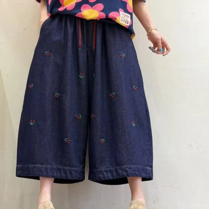 [SOLD OUT] [새상품]귀여운 플라워 자수 밴딩 와이드 데님 팬츠