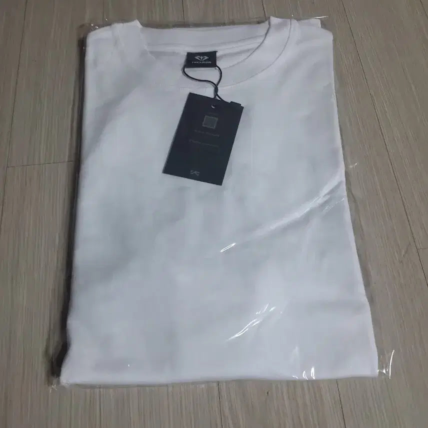 [BUNJANG] YG Select TREASURE 20 City Edition Short Sleeve T-Shirt / YG SELECT 트레저 20 시티 에디션 반팔 티셔츠 양도합니다