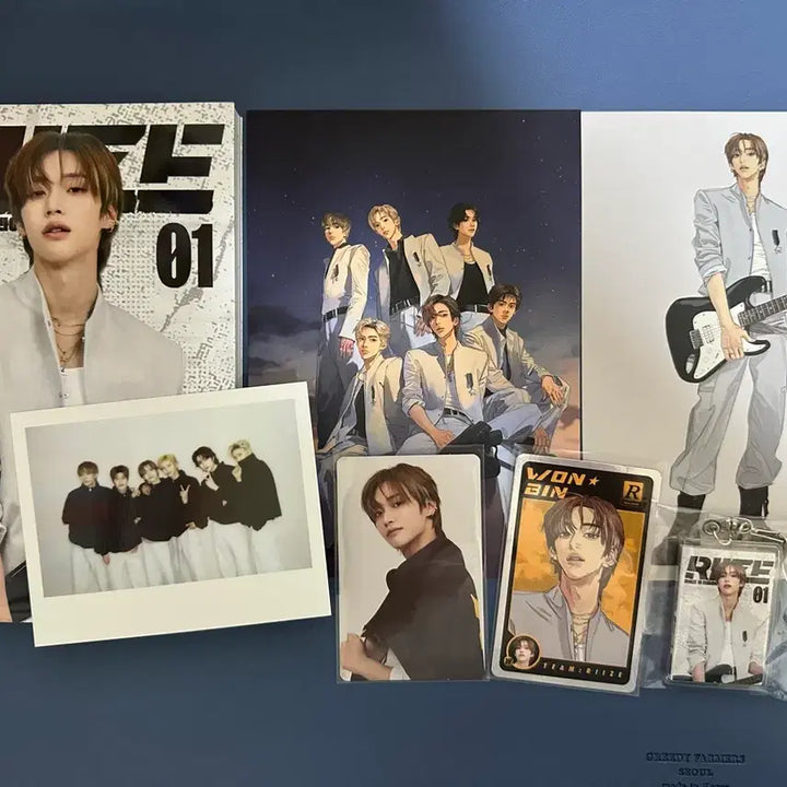[BUNJANG] RIIZE Rising Wild Photobook Comic Book Set - Sungchan / 라이즈 라이징라우드 포토북 코믹북 원빈 세트