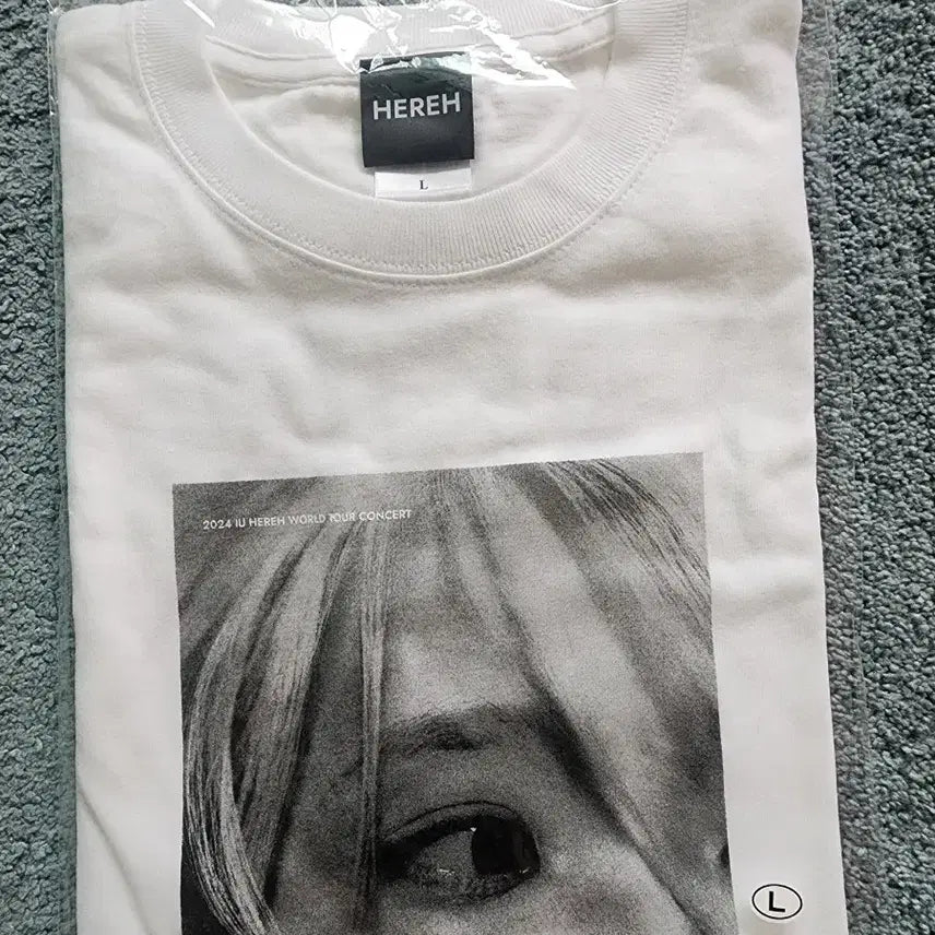 [BUNJANG] IU Here Con Osaka MD T-Shirt L Size / 아이유 헐콘 오사카MD티셔츠