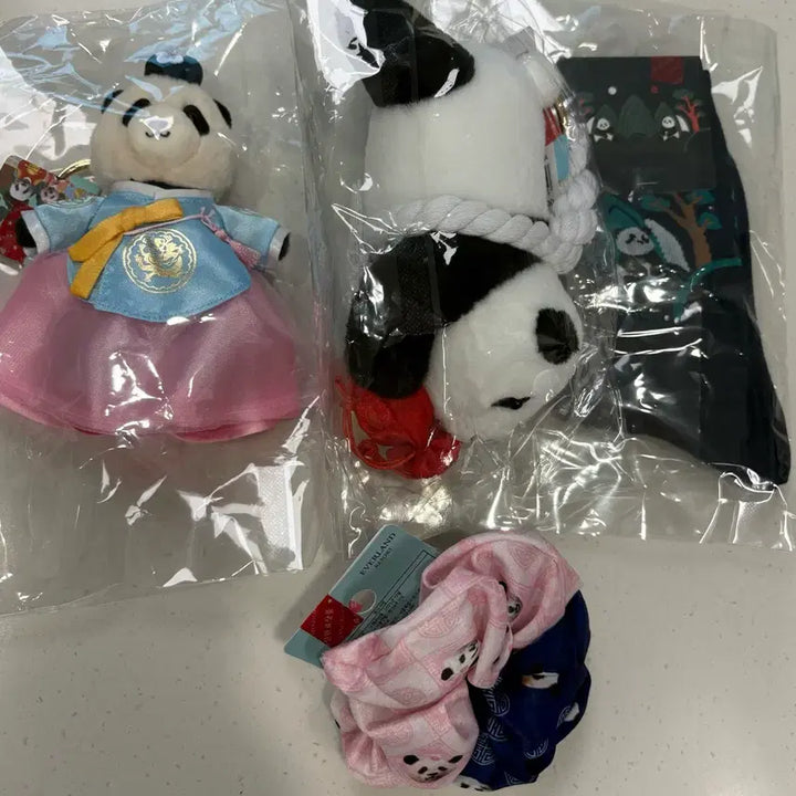 [BUNJANG] Fu Bao Bundle Set / 푸바오 행인 인형 새해 키링 등등 일괄판매