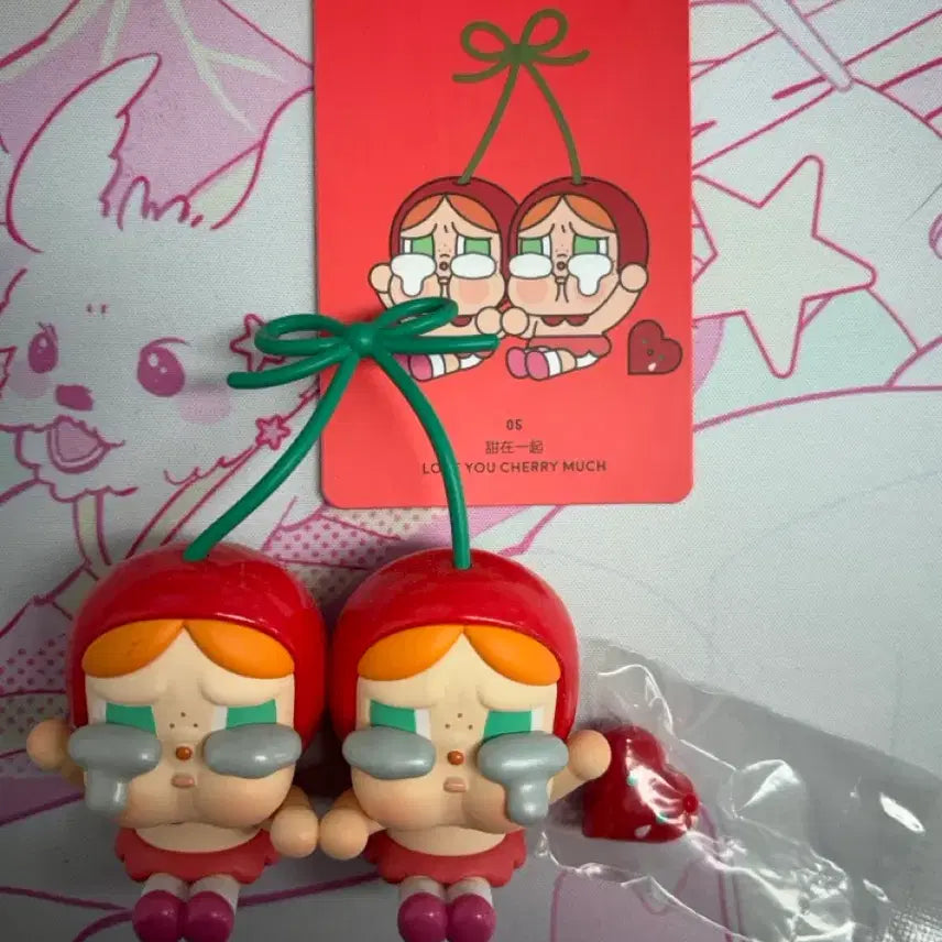 [BUNJANG] Baby Crying Cherry Figure / 베이비크라잉 체리 피규어