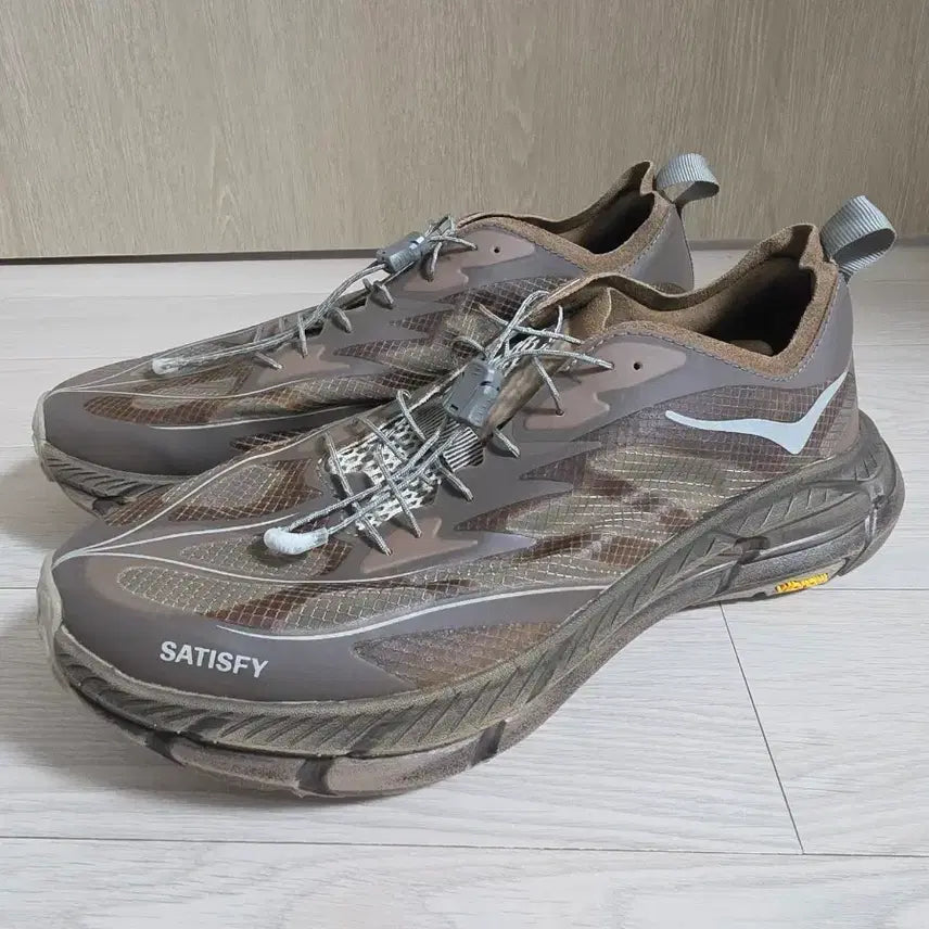 [BUNJANG] Hoka x Satisfy Speed 4 Mafate Speed 4 Light Rubber Shoes / [260] <초S급>  호카x새티스파이 스피드4 마파테 라이트러버