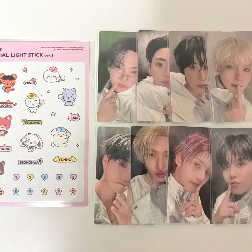 [BUNJANG] ATEEZ Lightiny Ver. 3 Photocard &amp; Sticker Set / 에이티즈 응원봉 라이티니 3 포카 + 스티커