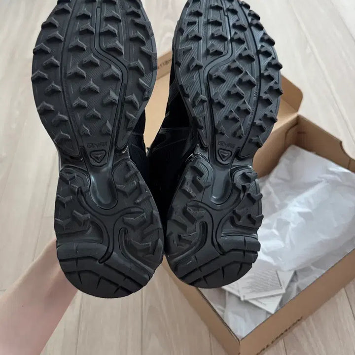 [BUNJANG] Salomon XT-Whisper Black Asphalt Sneakers / 살로몬 XT-위스퍼 블랙