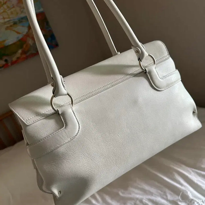 [BUNJANG] Salvatore Ferragamo Gancini Tote &amp; Shoulder Bag White / (6/21까지만)페라가모 간치니 토트 &amp; 숄더백 화이트