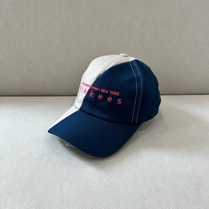 [BUNJANG] MLB New York Yankees Baseball Cap Navy Beige / 새상품 MLB 뉴욕양키스 볼캡 야구모자 F