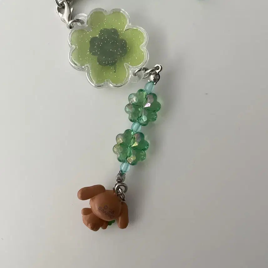 [BUNJANG] Sugabunnies Kurousa Four-Leaf Clover Beaded Keychain Strap / 슈가바니즈 쿠로우사 네잎클로버 비즈 키링 스트랩