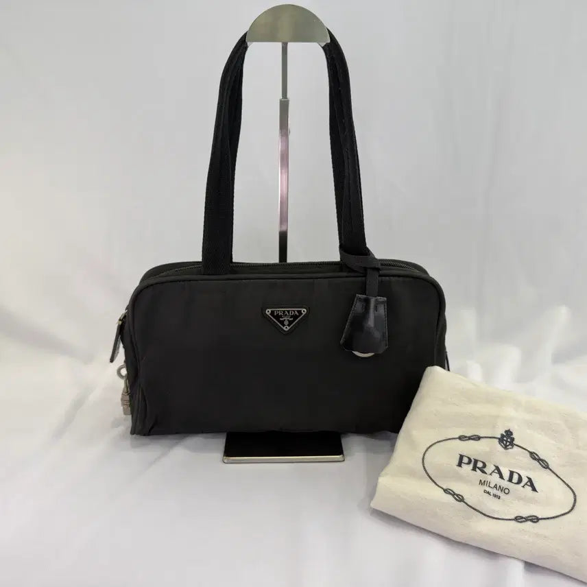 [SOLD OUT] 프라다 포코노 나일론 바게트백 숄더백