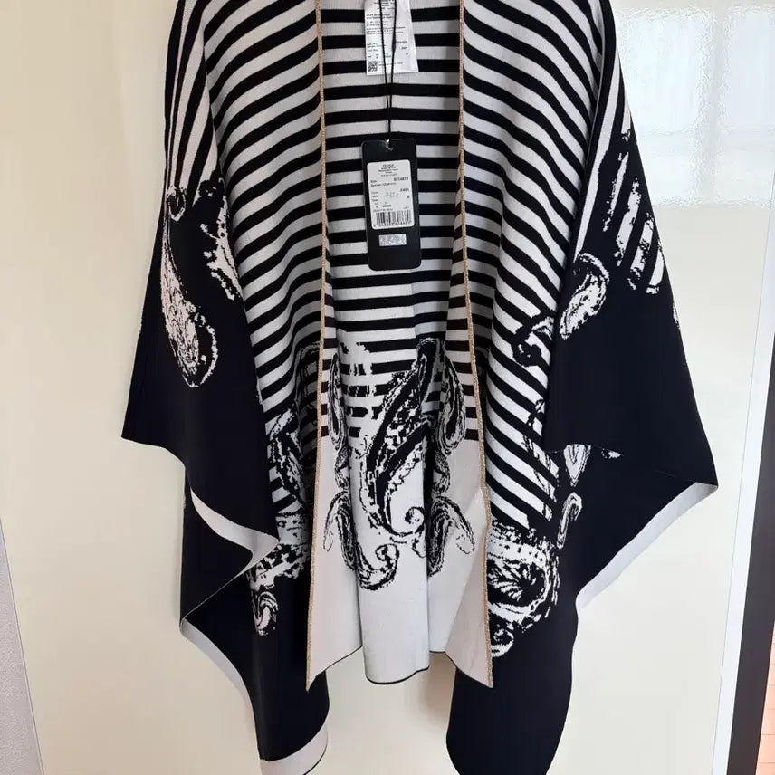 [SOLD OUT] 에스까다 판초