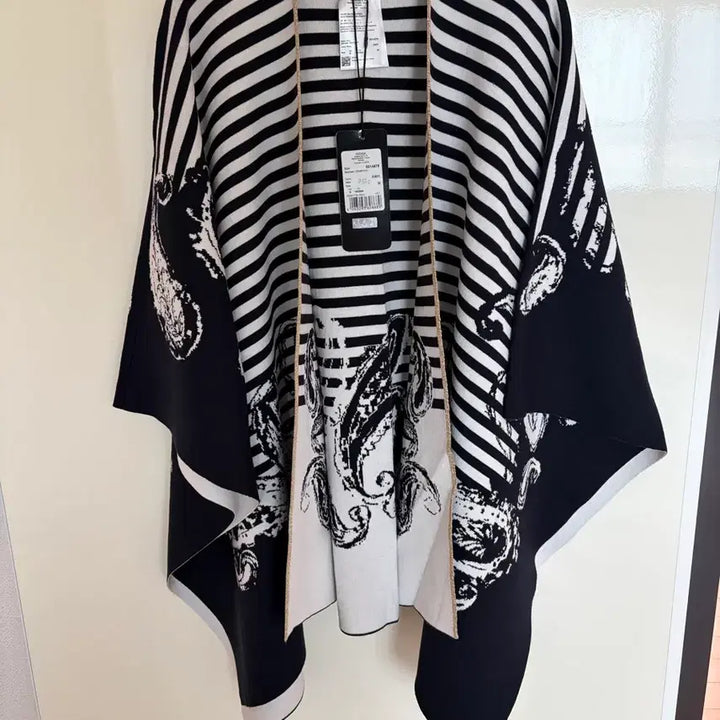 [SOLD OUT] 에스까다 판초