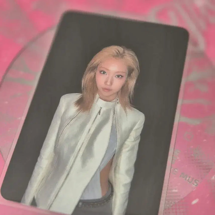 [BUNJANG] IZNA Set The Tempo Showcase Double-Sided Photocard Jeong Eun / 이즈나 셋더템포 쇼케이스 입장 양면 포카 정은