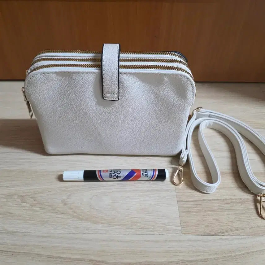 [BUNJANG] 3 Compartment Shoulder Bag / Crossbody Bag / (새상품) 3칸 분리 수납 넉넉한 숄더겸 크로스백