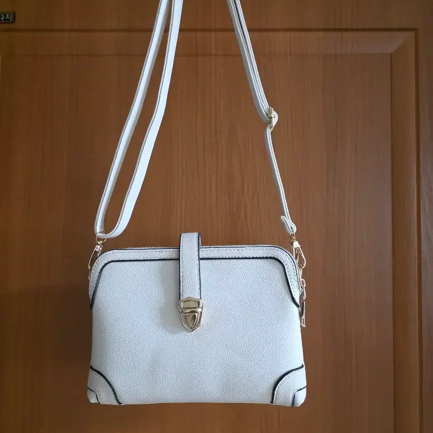 [BUNJANG] 3 Compartment Shoulder Bag / Crossbody Bag / (새상품) 3칸 분리 수납 넉넉한 숄더겸 크로스백