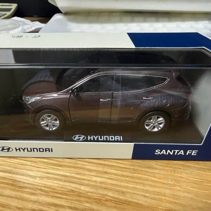 [BUNJANG] 1:38 Scale Hyundai Santa Fe Diecast Model Car / 1:38 싼타페 미니카. 다이캐스트