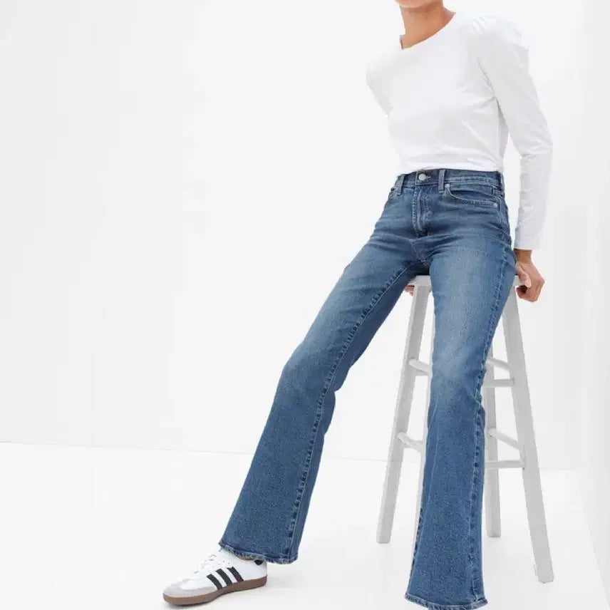 [BUNJANG] GAP Washwell High-Rise 70s Flare Denim Jeans (23-inch) / GAP 갭 워시웰 하이라이즈 70s 플레어 데님 23인치
