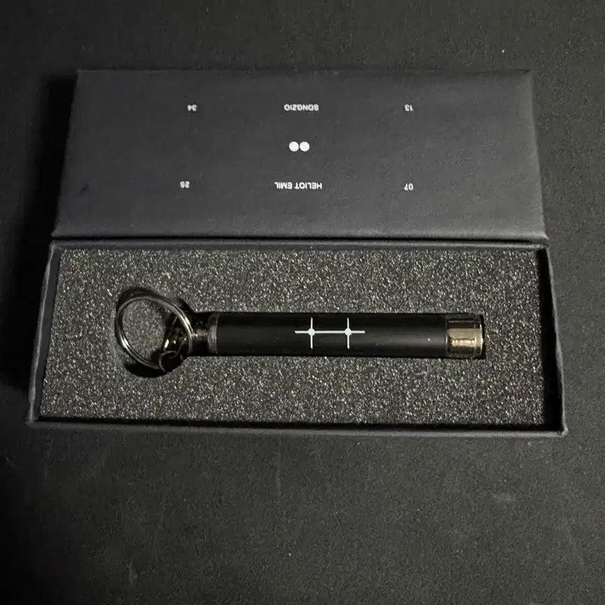 [BUNJANG] Songzio x Elliot Emily Laser Pointer Keyring / 송지오x엘리엇에밀 레이져포인트 키링 판매합니다
