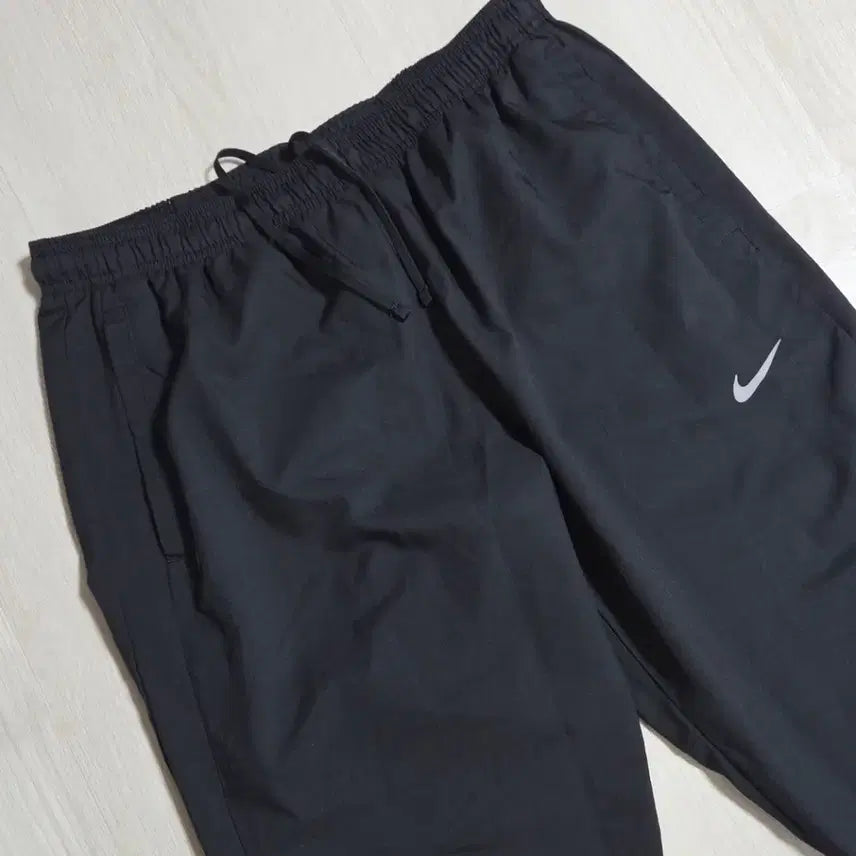 [BUNJANG] Nike Dri-FIT Challenger Woven Running Pants (XL, Black) / (착샷) 나이키 드라이핏 챌린저 우븐 러닝 팬츠