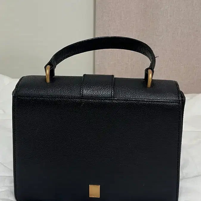 [BUNJANG] Couronne Brio Bag with Pearl Strap / 쿠론 브리오 + 진주 스트랩