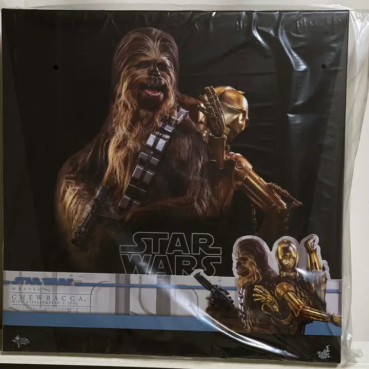 [BUNJANG] CHUBACCA &amp; Disassembled C-3PO Figure / MMS766  츄바카 &amp; 분해된 C-3PO 판매합니다.