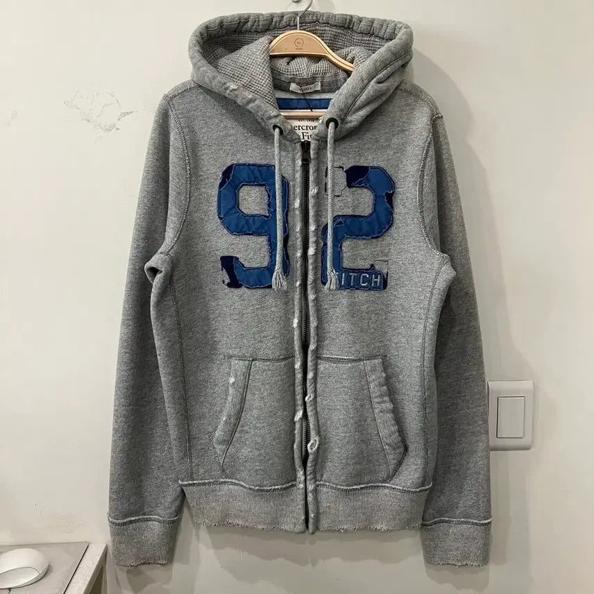[BUNJANG] Abercrombie &amp; Fitch Vintage Distressed Zip-Up Hoodie / 216 아베크롬비 후드집업