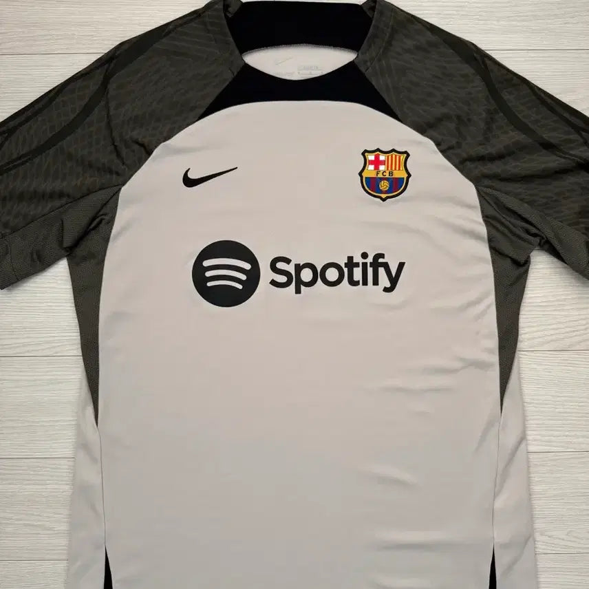 [BUNJANG] Barcelona Training Top T-Shirt L / 바르셀로나 유니폼 트레이닝탑 반팔 L