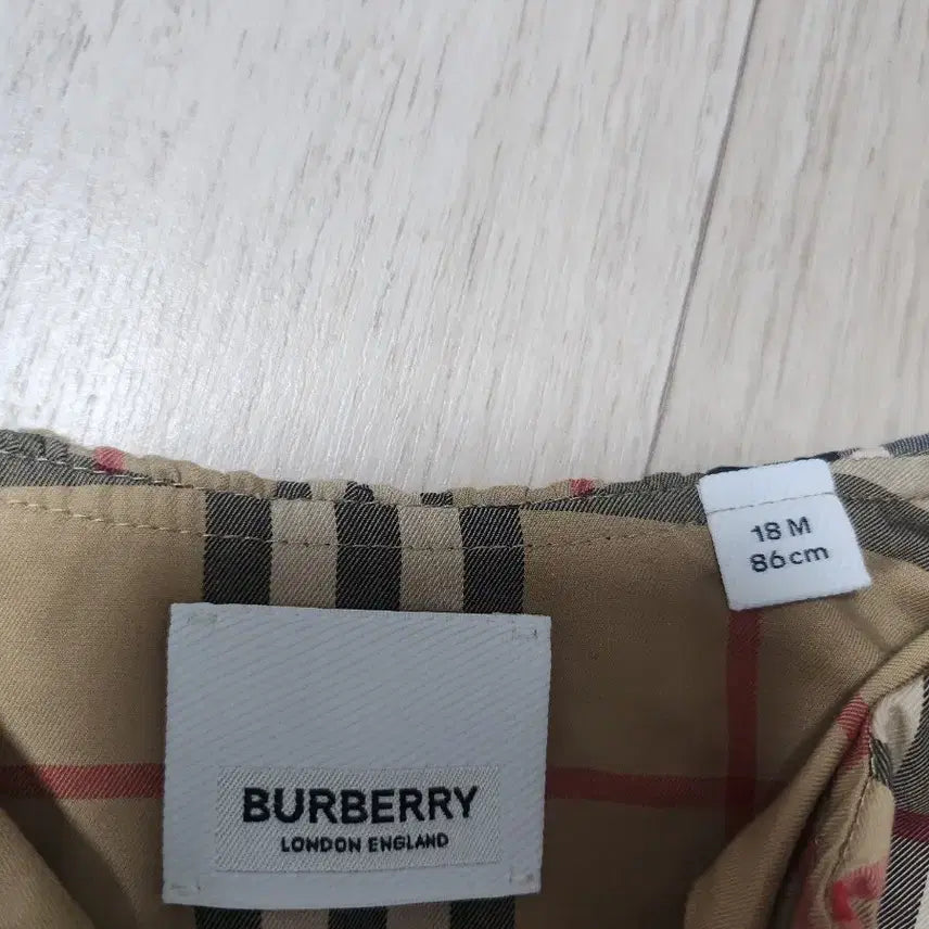 [BUNJANG] Burberry Kids Baby Blouse (18m) / 40만원.1회착.뉴라벨.정품) 18m 버버리 키즈 베이비 블라우스