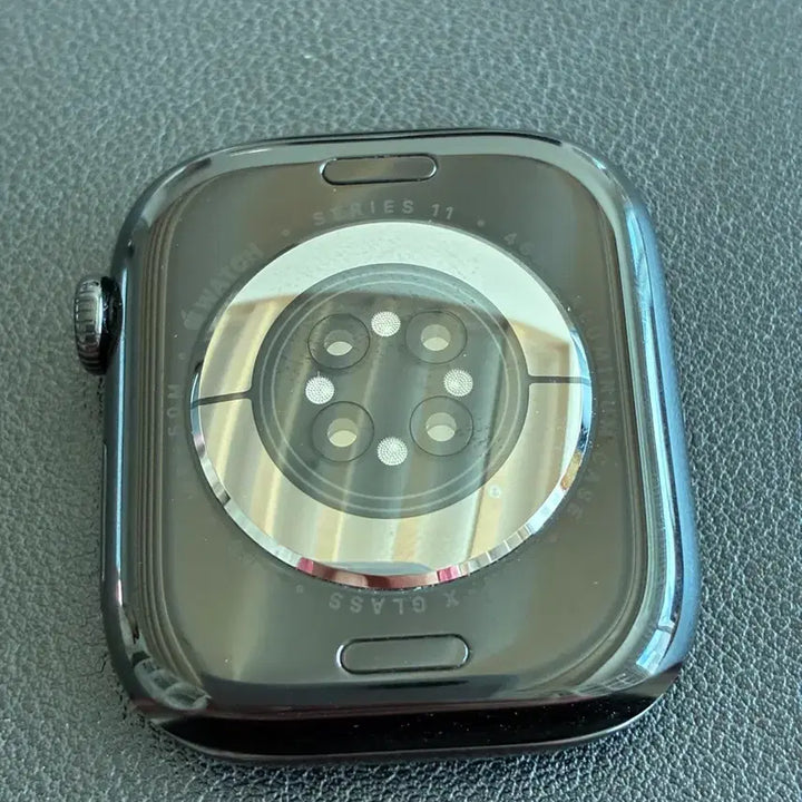 [BUNJANG] Apple Watch 11 46mm Aluminum Jet Black GPS Model with Black Sports Band / 애플워치 11 46mm