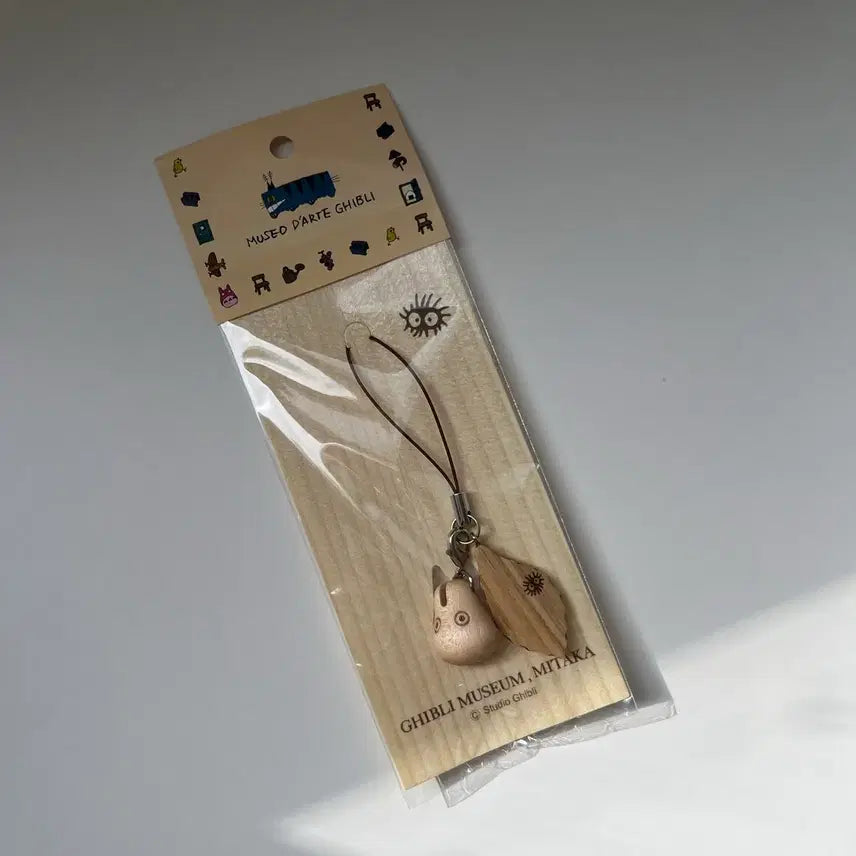 [BUNJANG] Ghibli Museum Totoro Wooden Keychain / 지브리 뮤지엄 토토로 원목 키링
