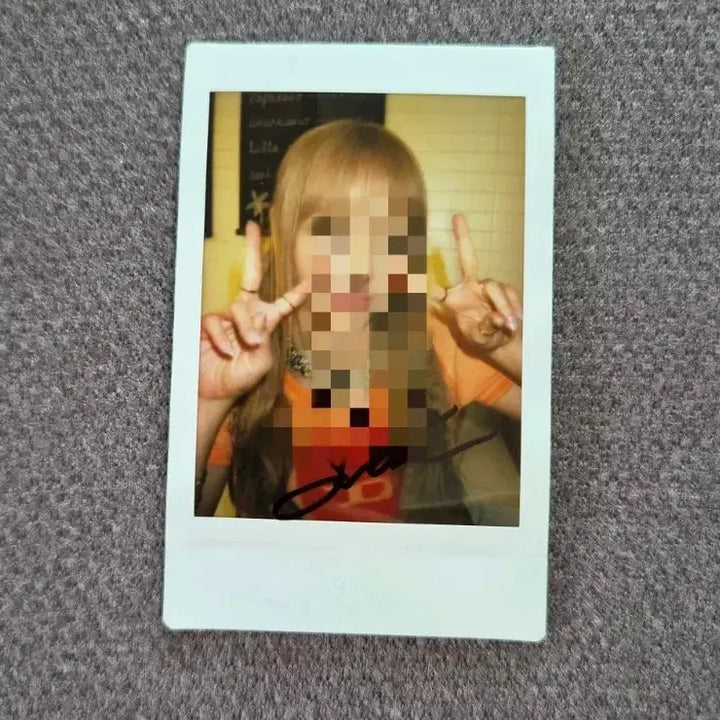 [BUNJANG] LUMINOUS Vivi Signed Polaroid / 루셈블 비비 싸인 폴라로이드