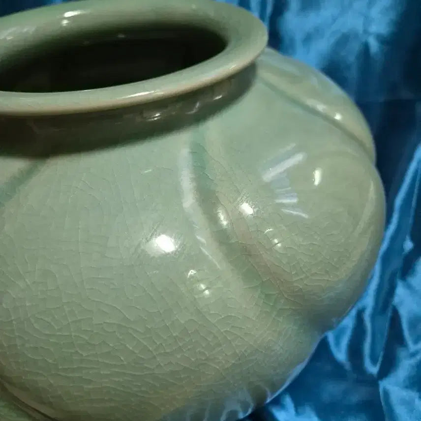 [BUNJANG] Yeocheon Lee Yeon-hu Celadon Melon-shaped Jar / 여천 이연휴 선생의 대형 청자 호