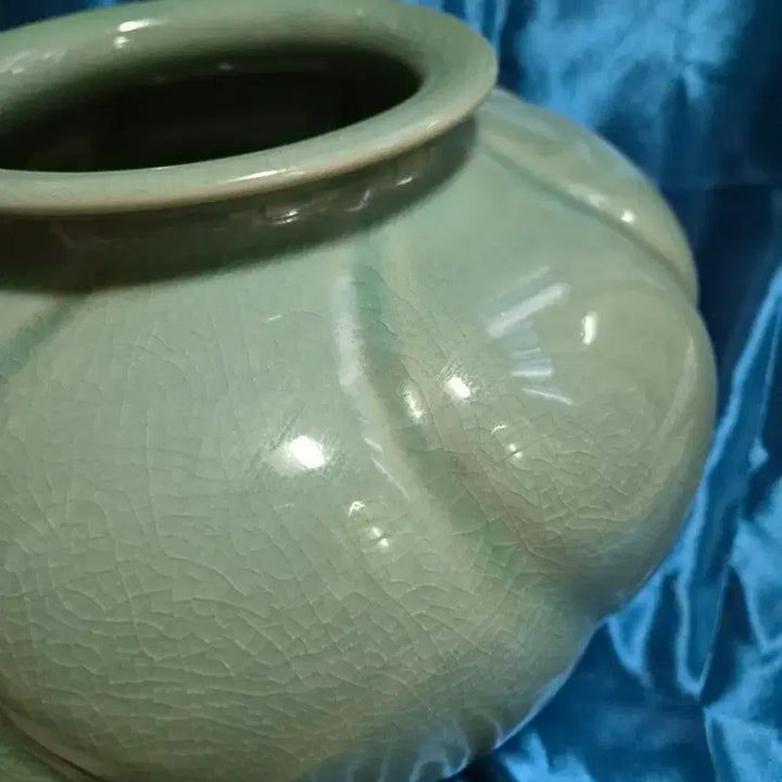 [BUNJANG] Yeocheon Lee Yeon-hu Celadon Melon-shaped Jar / 여천 이연휴 선생의 대형 청자 호