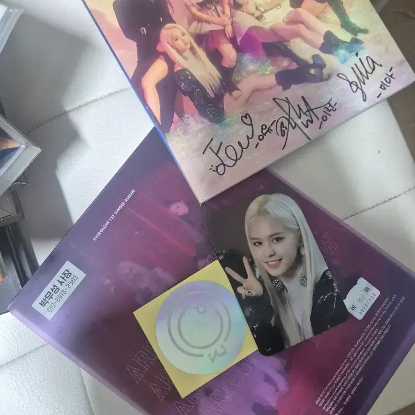 [BUNJANG] Everglow Arrival Of Everglow Autographed CD / 에버글로우 Arrival Of Everglow 사인 CD