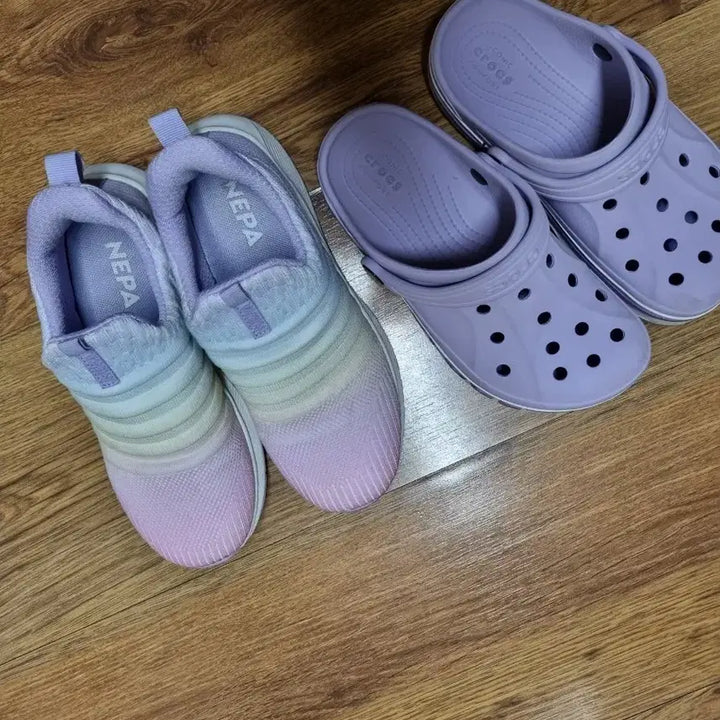 [BUNJANG] Crocs &amp; Nepa Kids Sneakers Set (Size 220) / 크록스  / 네파 키즈운동화.220