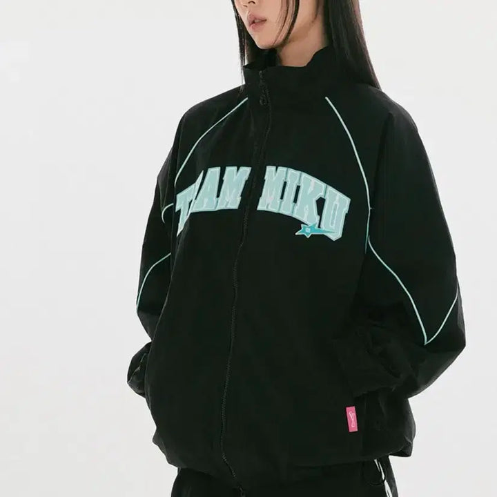 [BUNJANG] SPAO Hatsune Miku Windbreaker Jacket / 스파오 프렌즈 하츠네 미쿠 윈드브레이커 바람막이