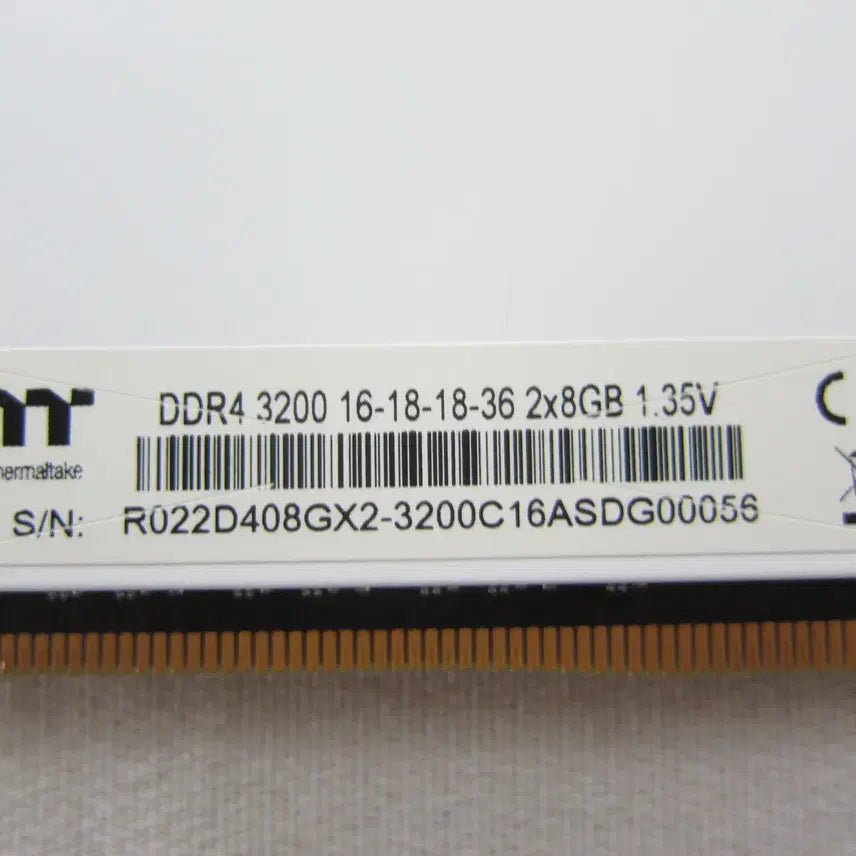 [BUNJANG] Thermaltake TOUGHRAM RGB DDR4-3200 CL16 16GB (2x8GB) White RAM / 써멀테이크 DDR4-3200 TOUGHRAM RGB 16GB(8Gx2)