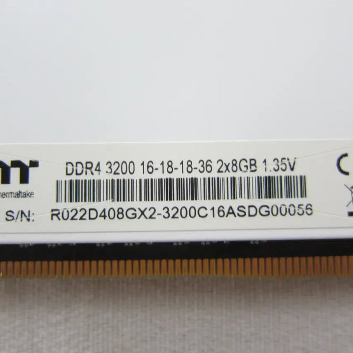 [BUNJANG] Thermaltake TOUGHRAM RGB DDR4-3200 CL16 16GB (2x8GB) White RAM / 써멀테이크 DDR4-3200 TOUGHRAM RGB 16GB(8Gx2)