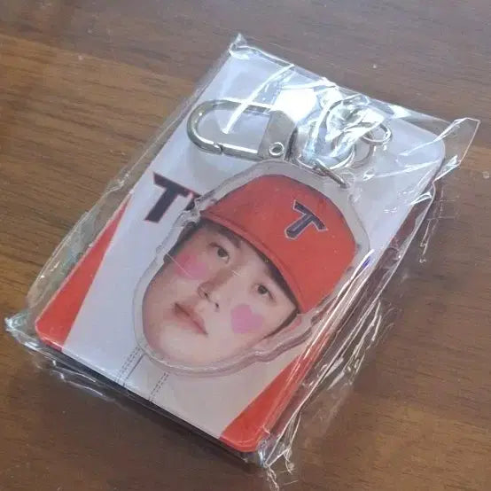 [BUNJANG] OSUNWOO Mediheal Kia Keyring (Sealed) / 오선우 메디힐 기아 키링 미개봉 새상품