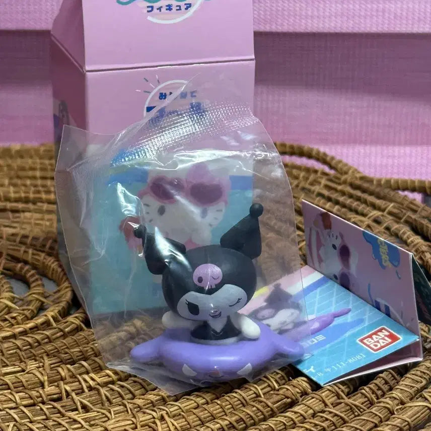 [BUNJANG] Sanrio Everyone Together Swimming Pool Tube Gacha Figure Kuromi / 산리오 모두함께 스위밍 풀 튜브 가챠 피규어 쿠로미