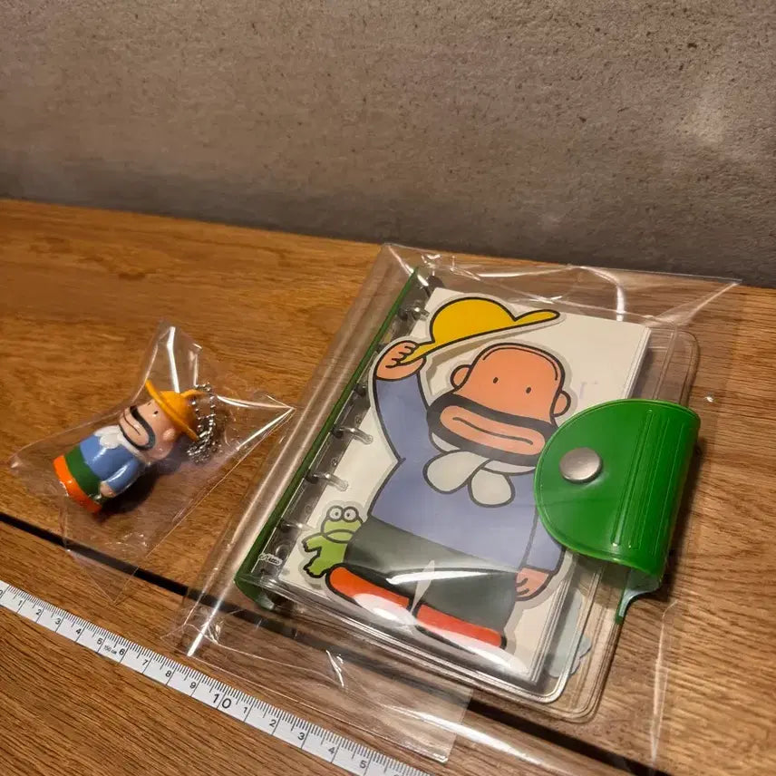 [BUNJANG] Meiji Uncle Carl Limited Edition Keychain &amp; Diary Set / [초레어] 메이지 칼아저씨 키링 + 다이어리