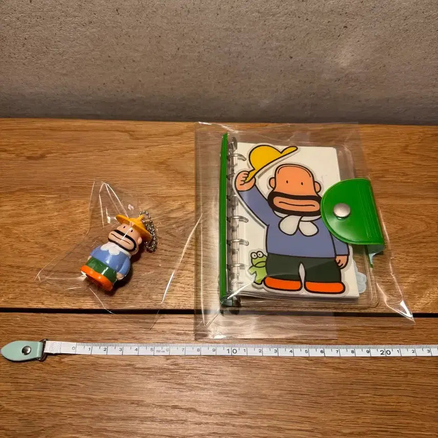 [BUNJANG] Meiji Uncle Carl Limited Edition Keychain &amp; Diary Set / [초레어] 메이지 칼아저씨 키링 + 다이어리