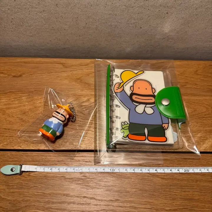 [BUNJANG] Meiji Uncle Carl Limited Edition Keychain &amp; Diary Set / [초레어] 메이지 칼아저씨 키링 + 다이어리