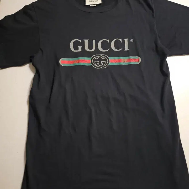 [BUNJANG] Gucci Stripe Logo Vintage Embroidered T-Shirt Size S / S 구찌 띠로고 빈티지 자수 반팔티셔츠