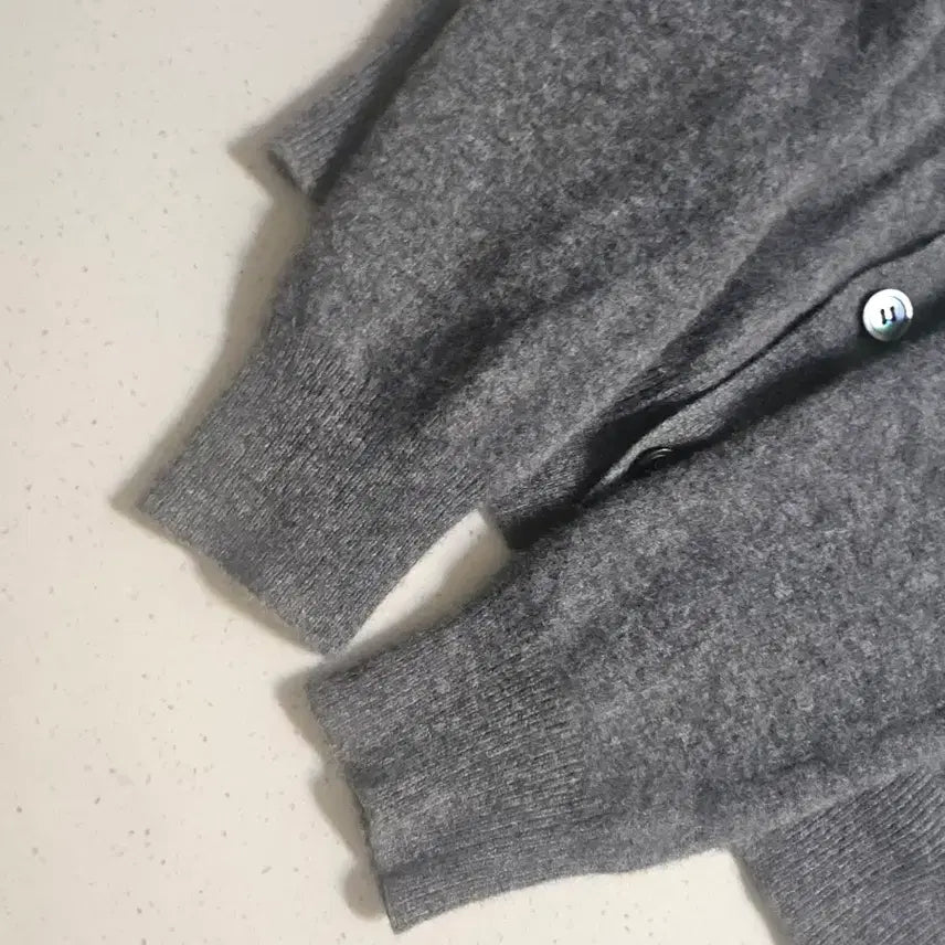 [BUNJANG] Comme des Garçons Play Gold Emblem Cardigan Size S / S 꼼데가르송 골드와펜 가디건
