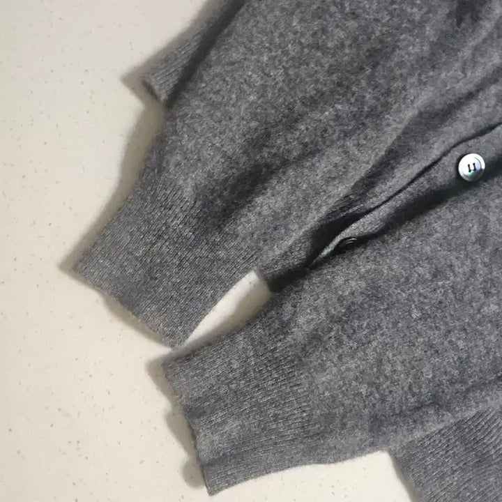 [BUNJANG] Comme des Garçons Play Gold Emblem Cardigan Size S / S 꼼데가르송 골드와펜 가디건
