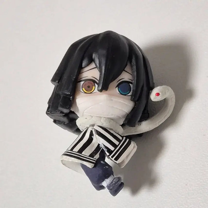 [BUNJANG] Demon Slayer: Kimetsu no Yaiba Iguro Hugcot Gacha Figure &amp; Stickers / 귀멸의 칼날 귀칼 이구로 케이블 허그코트 가챠 피규어 스티커