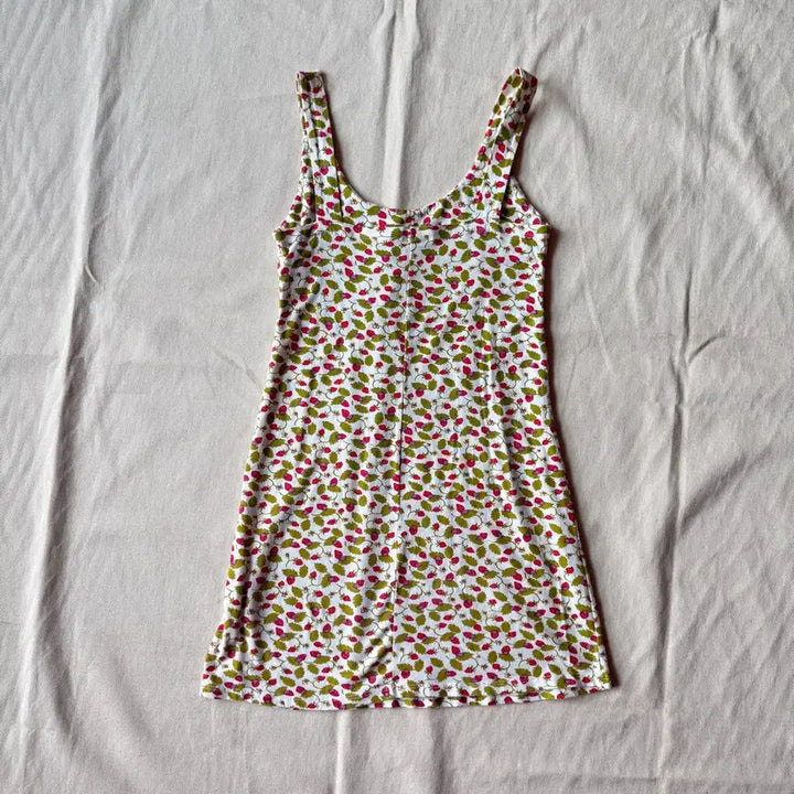 [BUNJANG] Brandy Melville Strawberry Slip Dress / 브랜디멜빌 딸기 슬립 원피스