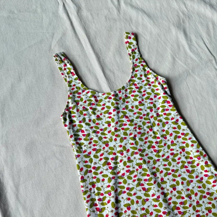 [BUNJANG] Brandy Melville Strawberry Slip Dress / 브랜디멜빌 딸기 슬립 원피스