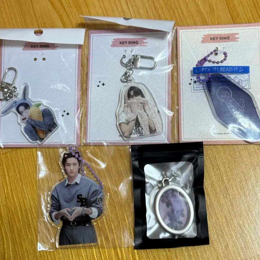 [BUNJANG] MONSTA X I.M Changkyun Bundle Set Keyring / 몬스타엑스 아이엠 창균 키링 일괄 양도